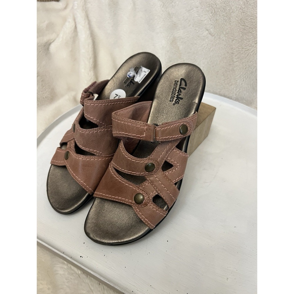 CLARKS Bendables 7.5 Slides Sandals Strappy Studs Wedge Heel Tan Brown 65174